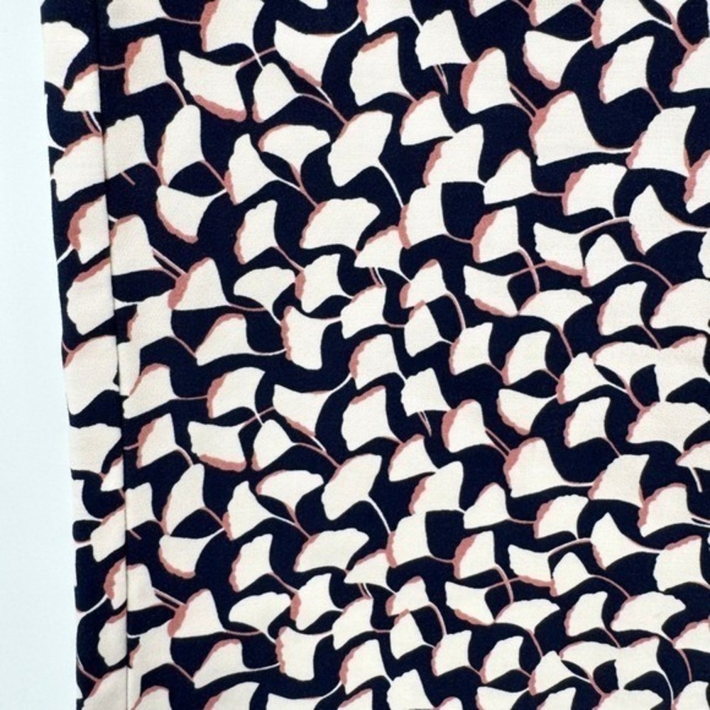 Ann Taylor Navy Blue/White Ginkgo Leaf Print Straight Pencil Skirt Women's Sz 2 - Picture 3 of 11